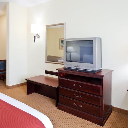 Holiday Inn Express Hotel & Suites Panama City-Tyndall Buitenkant foto