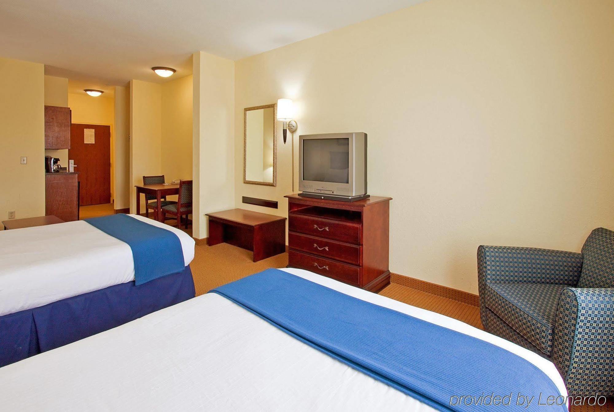 Holiday Inn Express Hotel & Suites Panama City-Tyndall Buitenkant foto